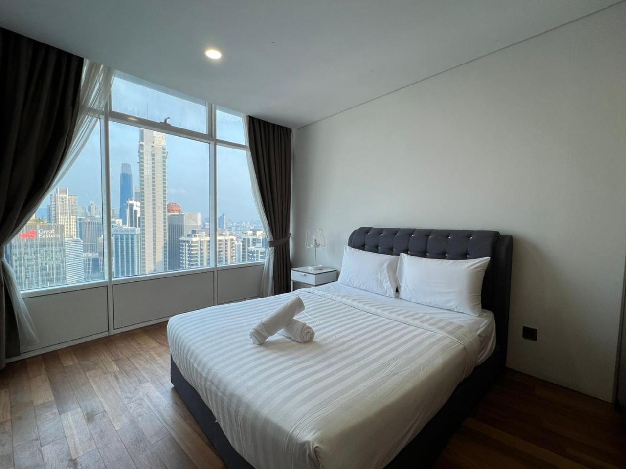Vortex Suites Klcc By Moonlight Kuala Lumpur Exterior photo