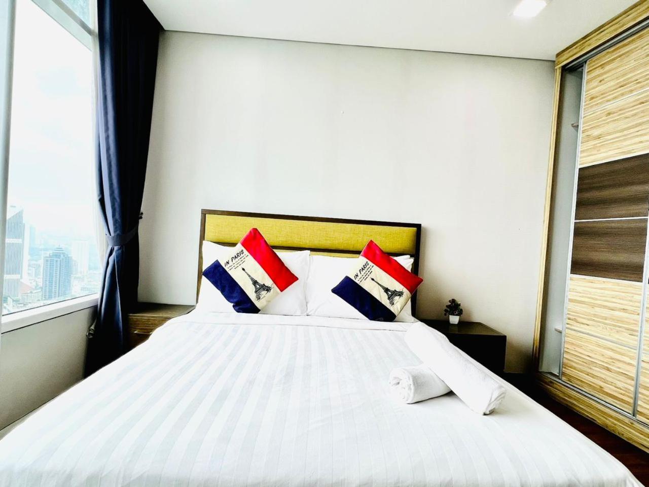 Vortex Suites Klcc By Moonlight Kuala Lumpur Exterior photo