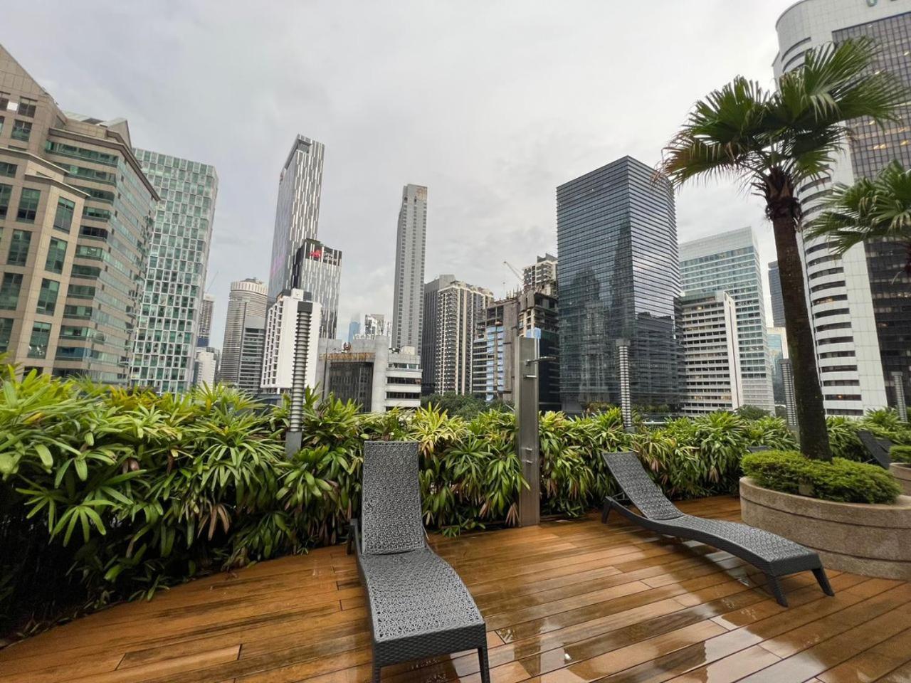 Vortex Suites Klcc By Moonlight Kuala Lumpur Exterior photo