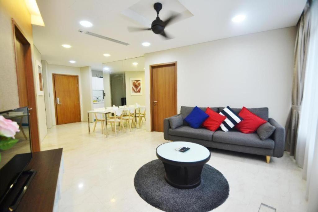 Vortex Suites Klcc By Moonlight Kuala Lumpur Exterior photo